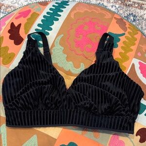Omnia Chic Velour Black Striped Women's Bra size large